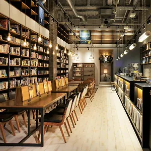 https://lamp-light-books-hotel-fukuoka.fukuoka-hotels.net