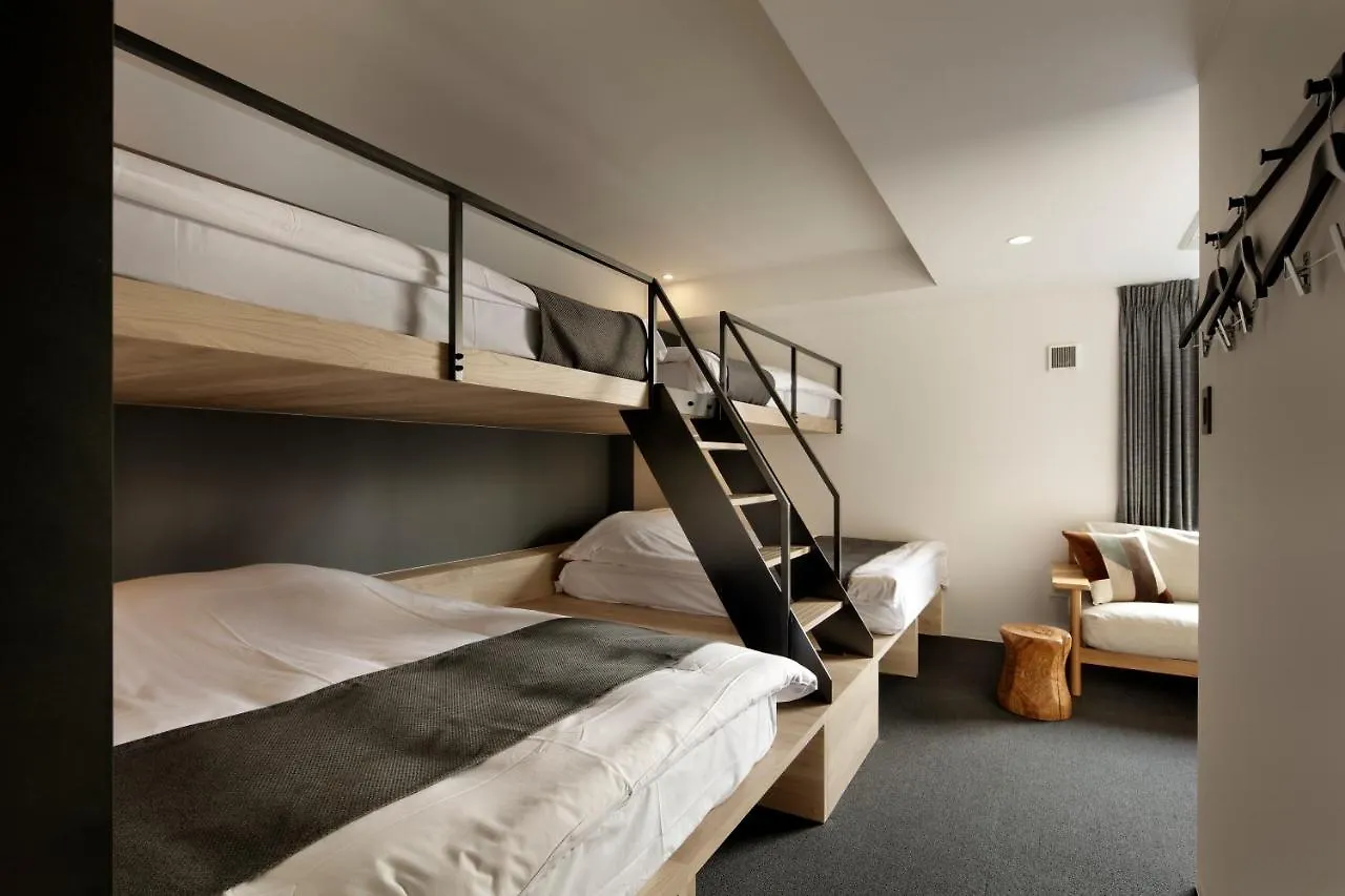 Piece Hostel Sanjo Kyōto 0*,