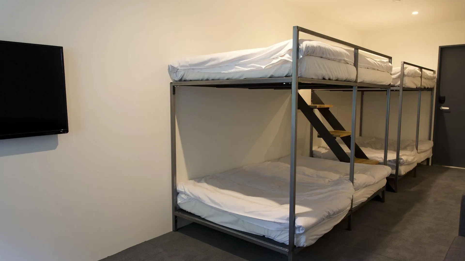 Piece Hostel Sanjo Kyōto 0*,